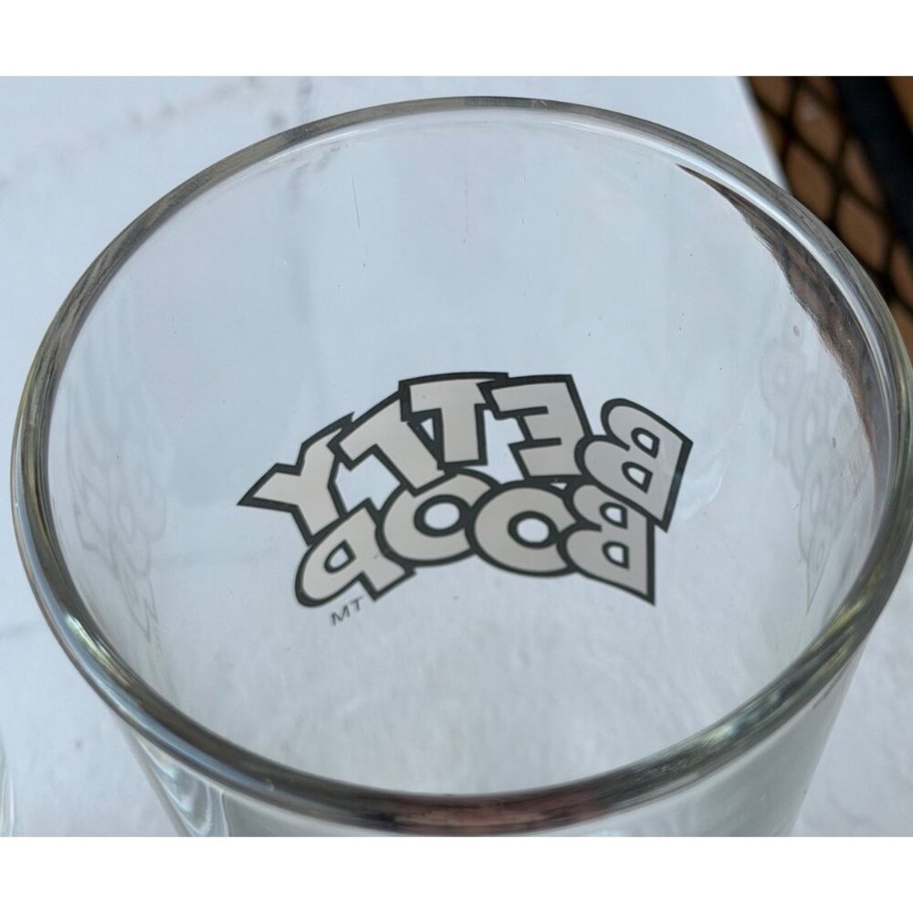 Set of 4 Betty Boop Classic Collectible 16 oz. Drinking Glasses 6" Tall (READ) - Picture 13 of 16